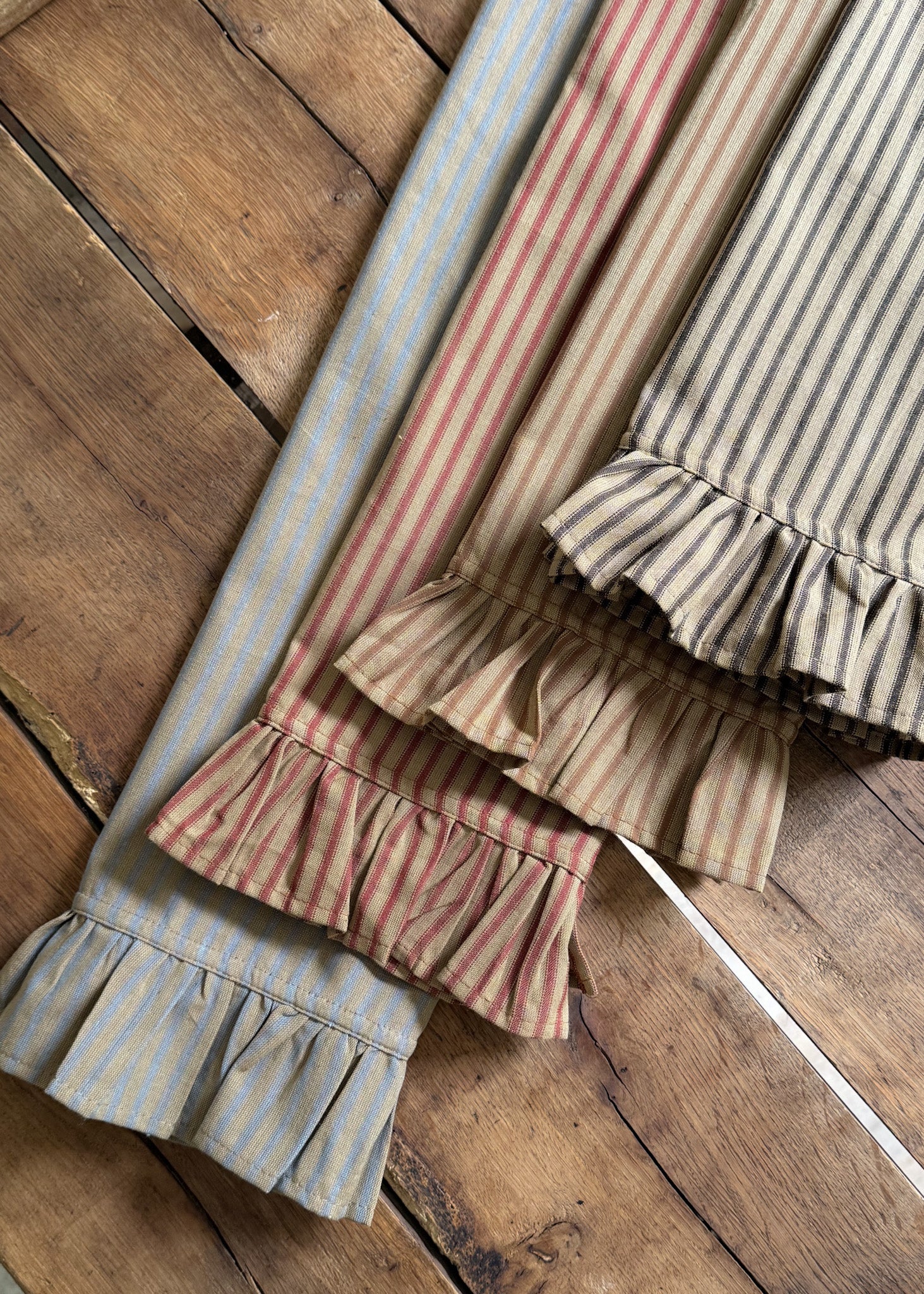 The Ruffle - Kitchen Towel - Striped