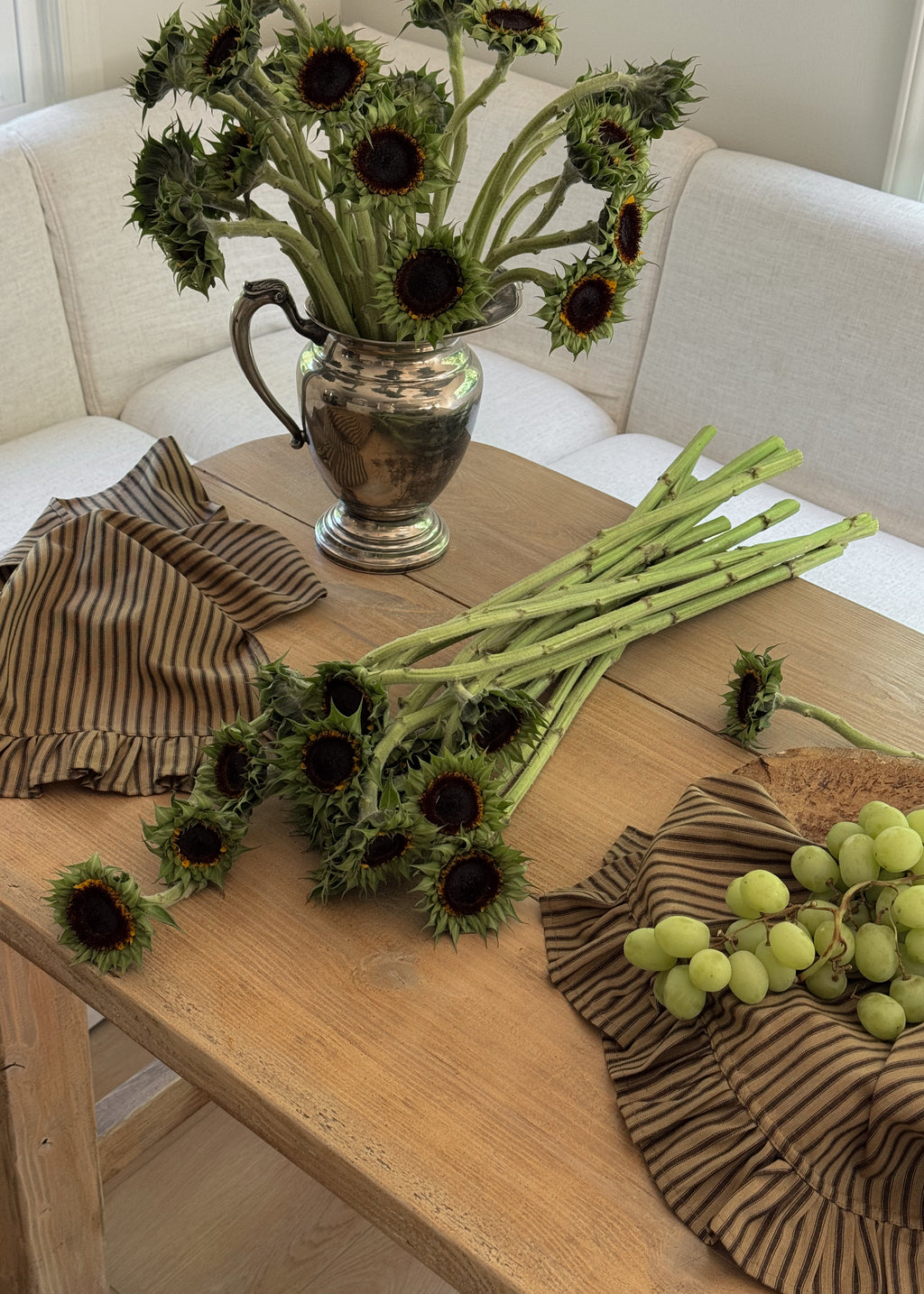 The Ruffle - Kitchen Towel - Striped