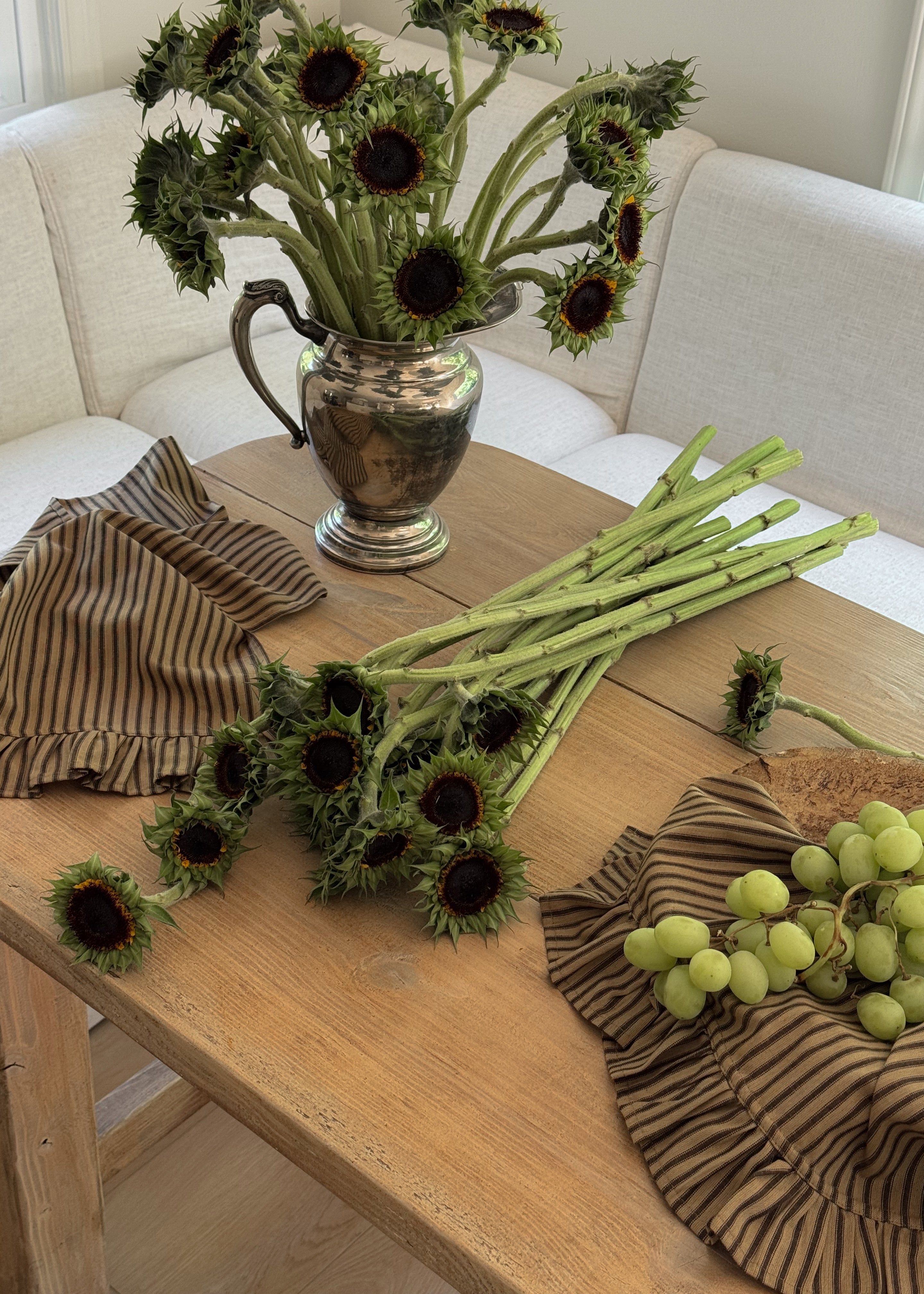 The Ruffle - Kitchen Towel - Striped