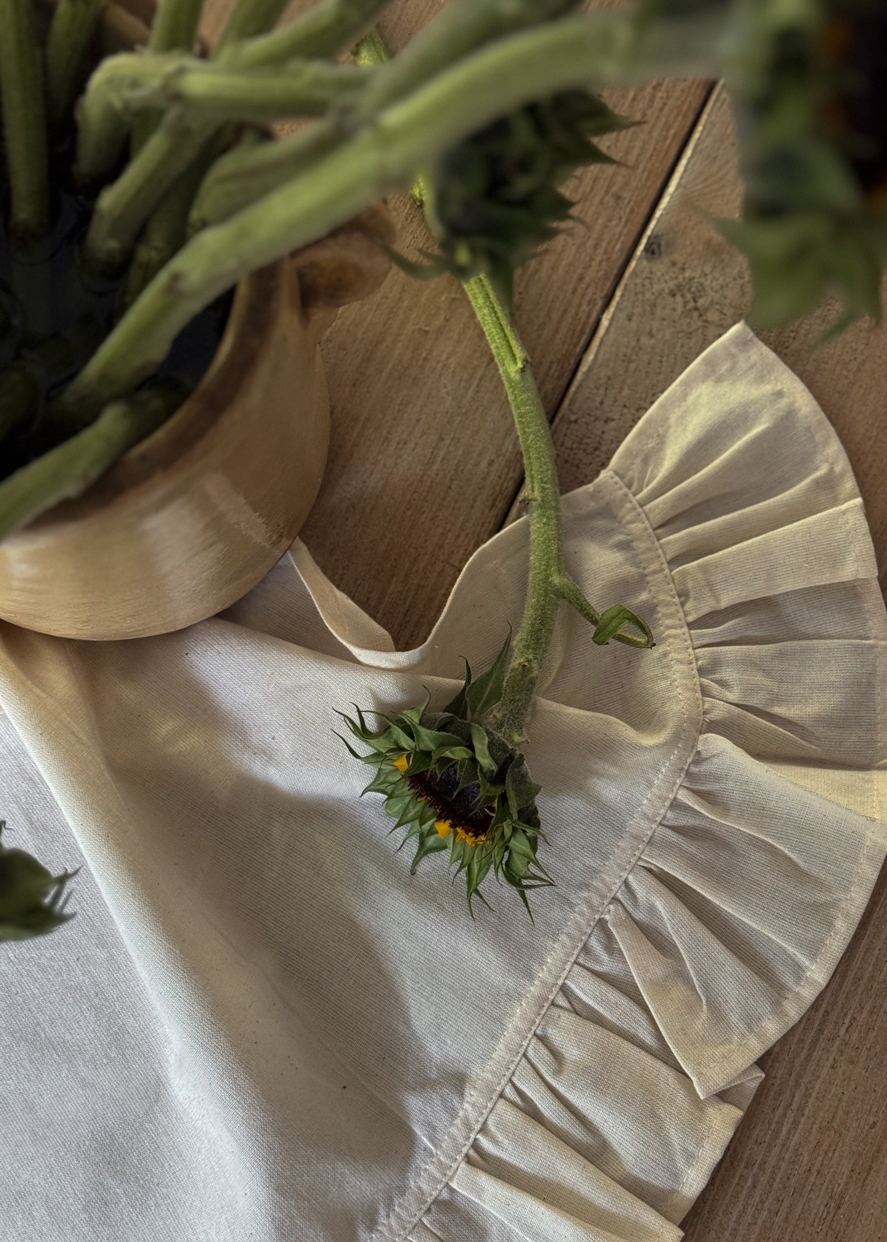 The Ruffle - Kitchen Towel - Solid